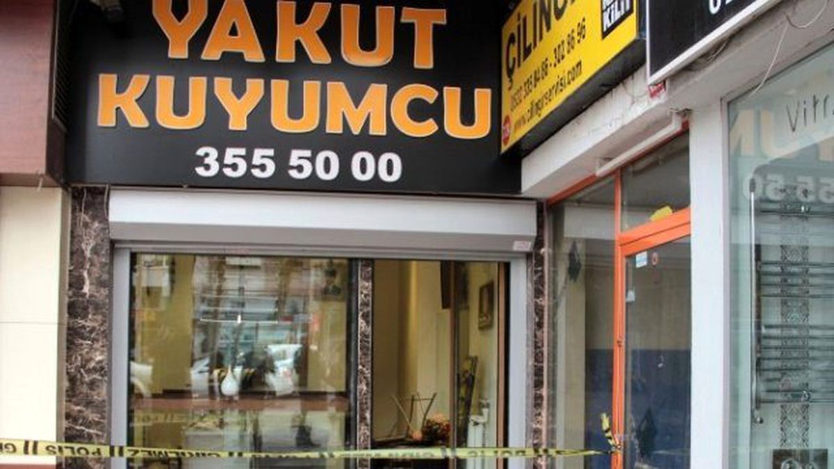 Duvarı Delip Kuyumcuyu Soydular