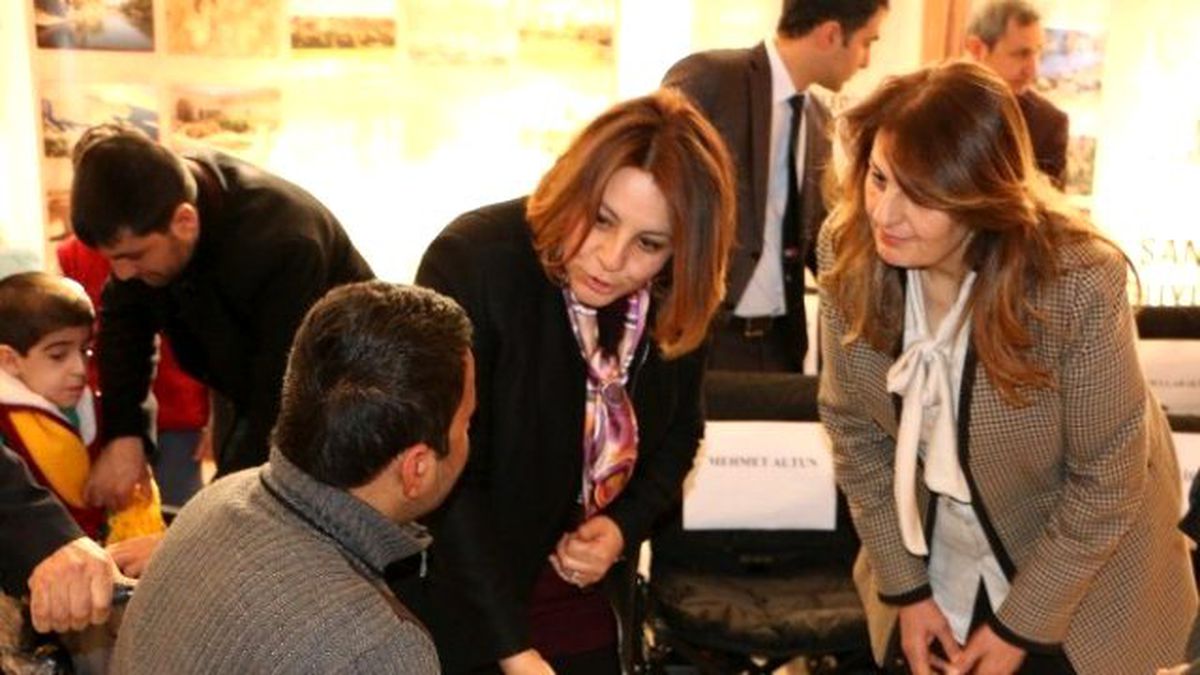 Engellilere Tekerlekli Sandalye Dağıtıldı