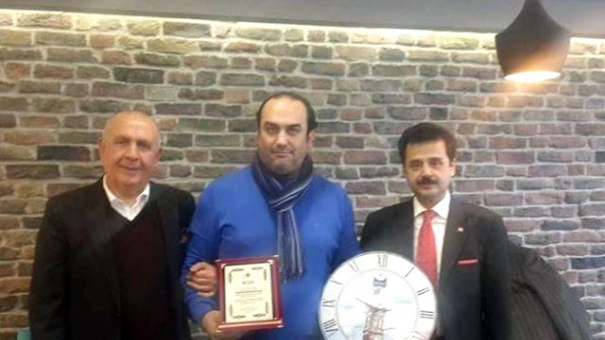 Erzurum\'un Çınarlık \'Yücelik Ailesi\'ne Vefa Plaketi