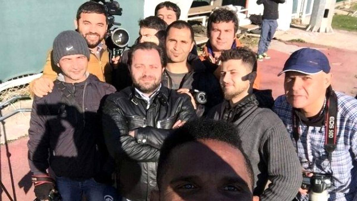 Eto\'o\'dan Gazetecilerle Selfıe