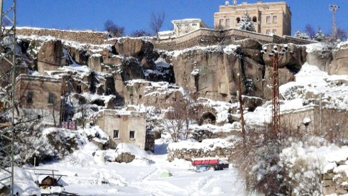 Güzelyurt\'ta Kar Kalınlığı 60 Santime Ulaştı