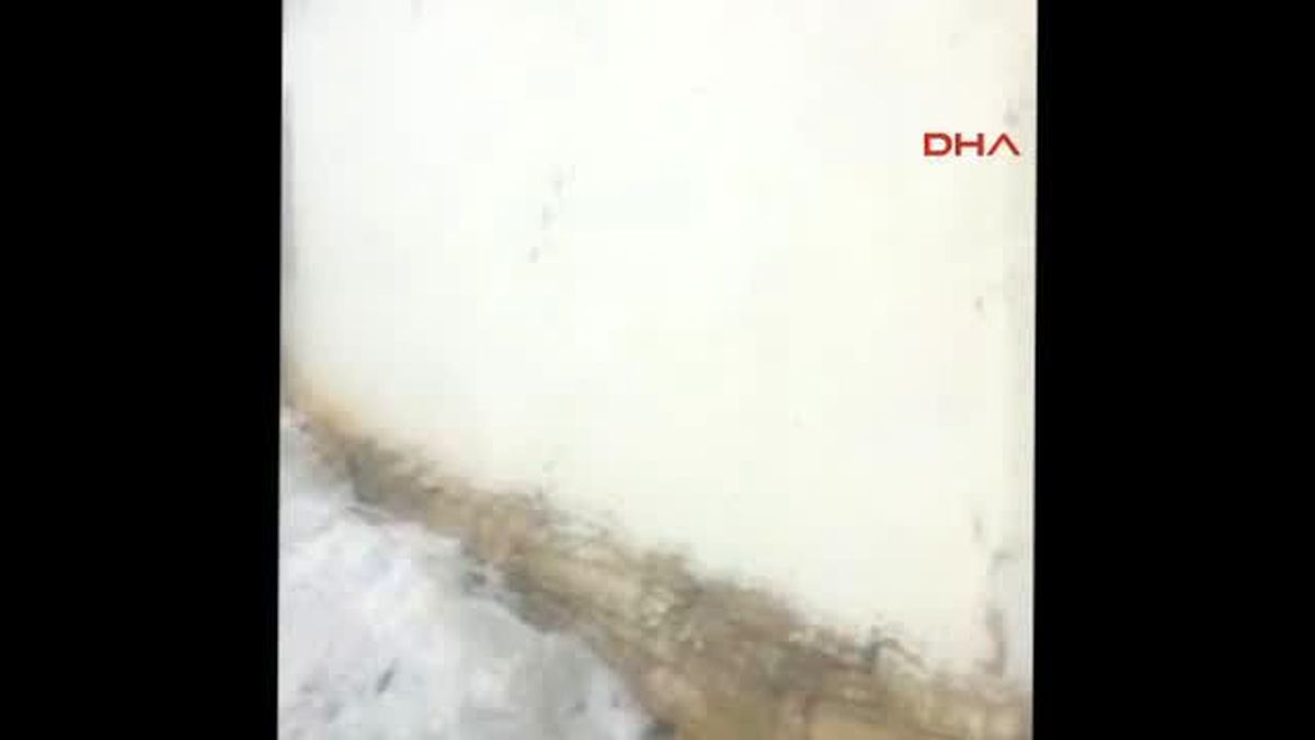 Hakkari\'de Evi Yanan Aile, Yardım Bekliyor