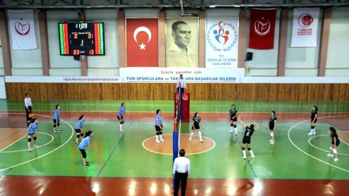 Küçük Kızlar Voleybol Kulüp Maçları Başladı