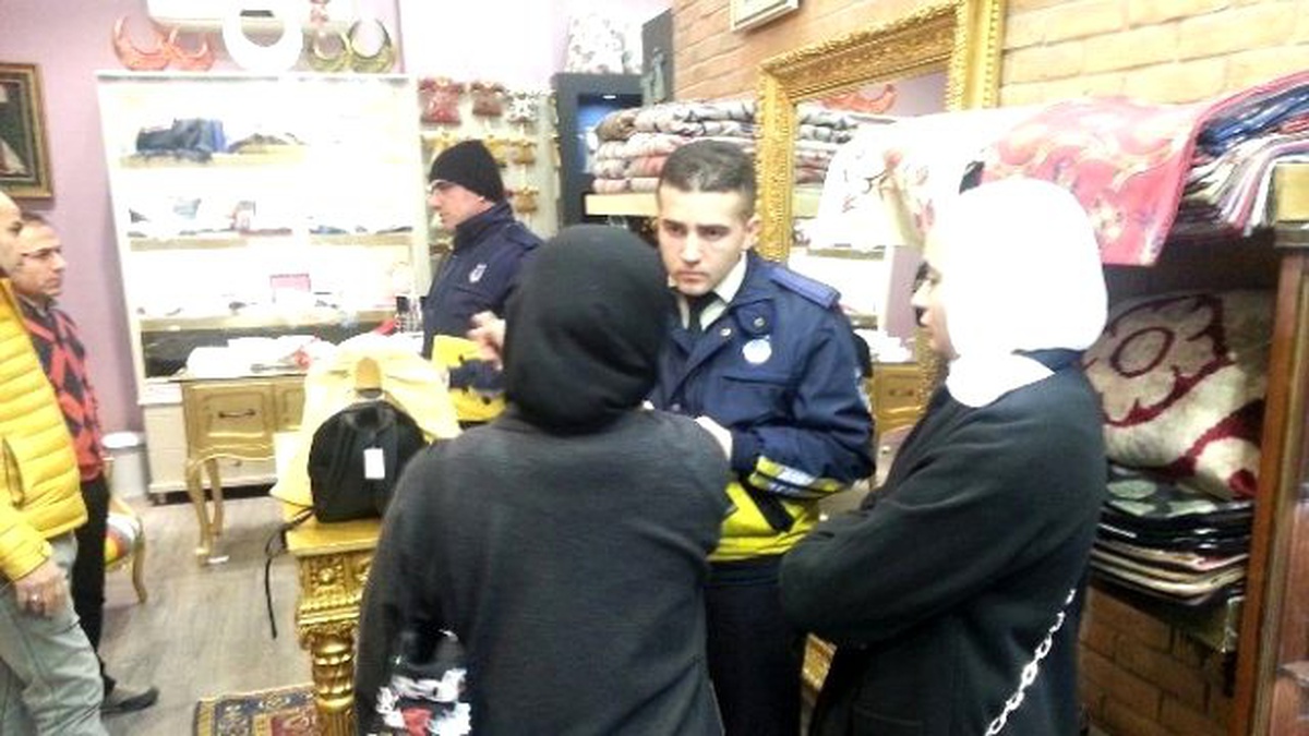 Mağdur Turiste İbb Zabıta Yardımcı Oldu