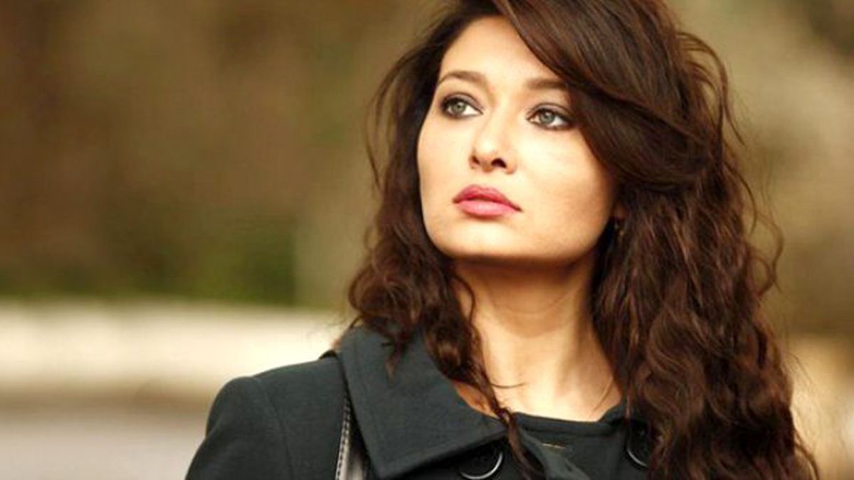 Nurgül Yeşilçay Ölümsüzlüğünü İlan Edip, Balmumu Heykelini Tanıttı