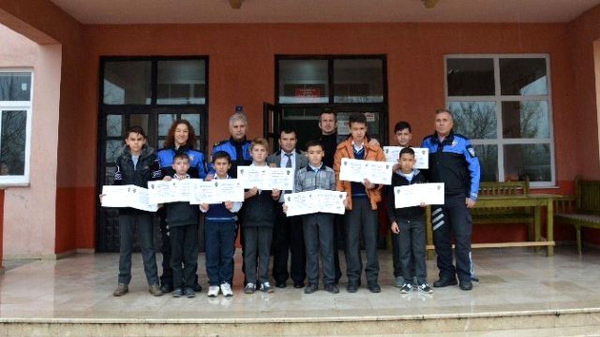 Öğrencilerin Belge Sevinci