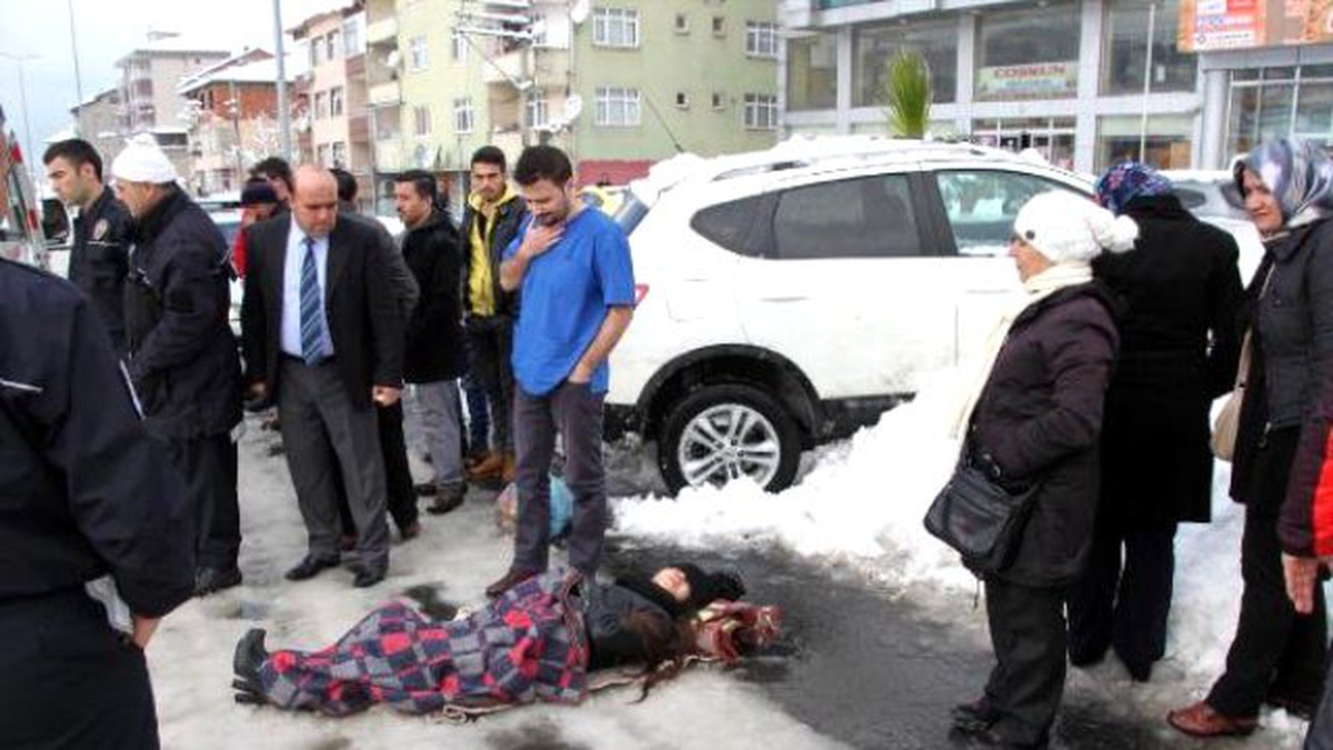 Otomobilin Çarptığı Kadın Yaralandı