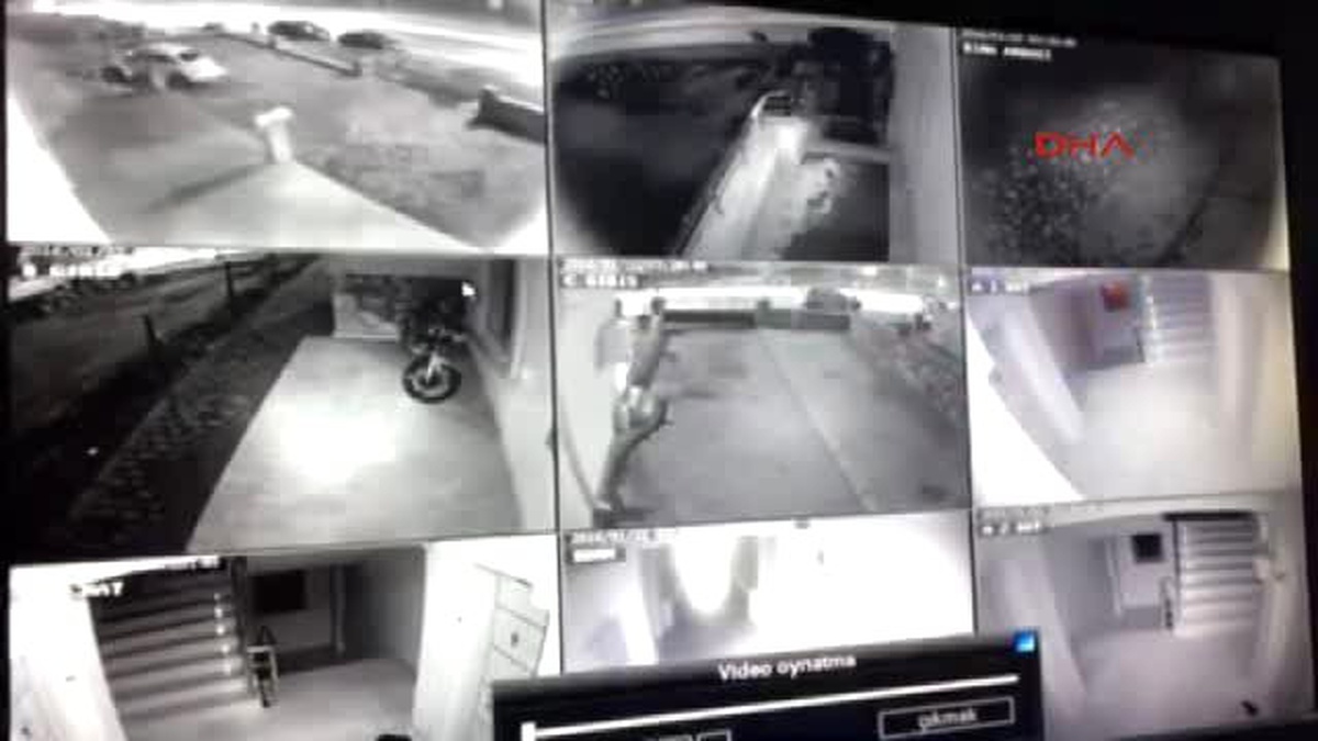 Sakarya Motosikleti Çalarken Güvenlik Kameralarına Yakalandılar