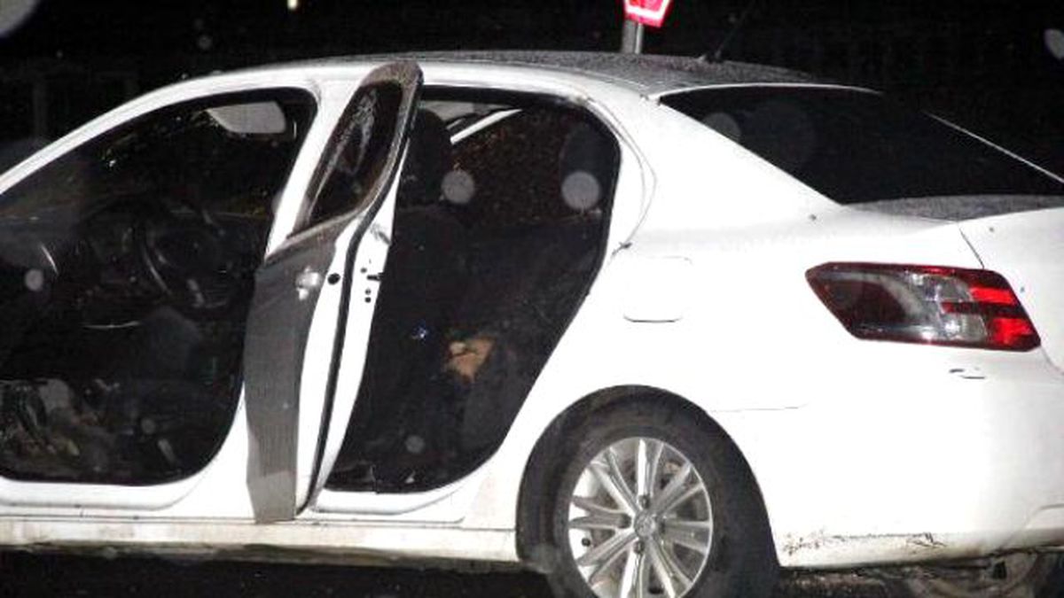 Şanlıurfa\'da Otomobil Tarandı: 2 Ölü, 1 Yaralı