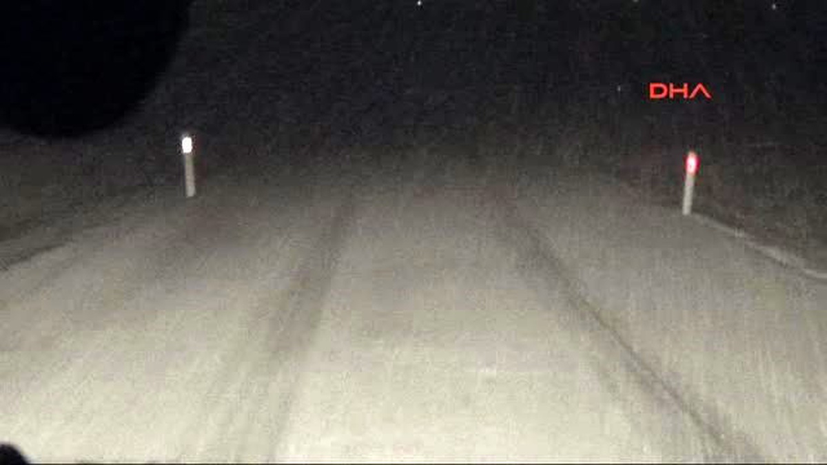 Şanlıurfa Kar Yolları Kapattı, Hasta Kadın 4 Saatte Hastaneye Ulaştırıldı