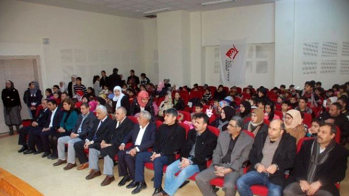 Suriyeliler Gözyaşlarına Boğuldu