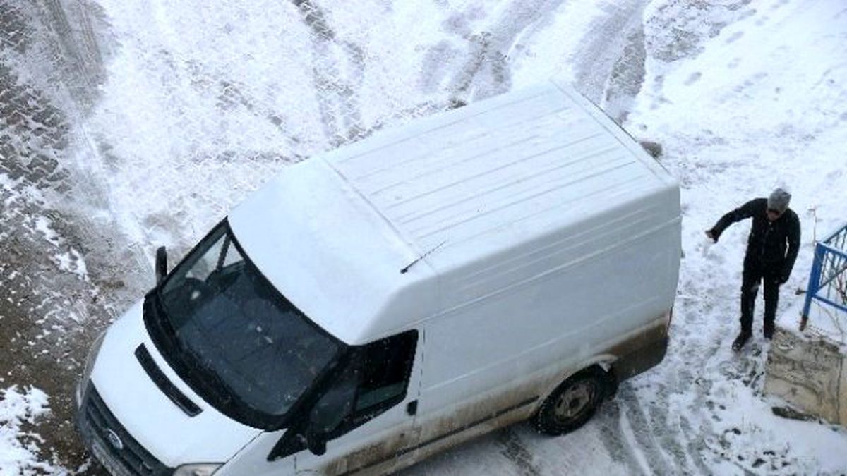 Sürücüler Buz Tutan Yolda Zor Anlar Yaşadı