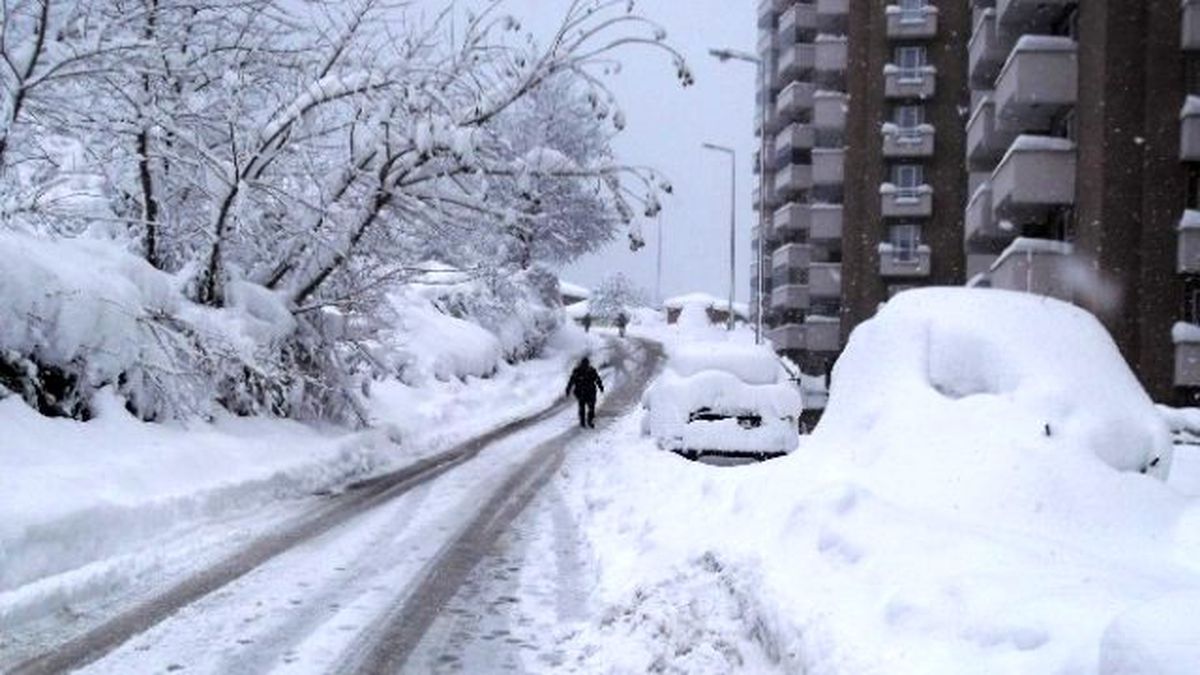 Trabzon\'da Kar Kalınlığı 1 Metreye Yaklaştı