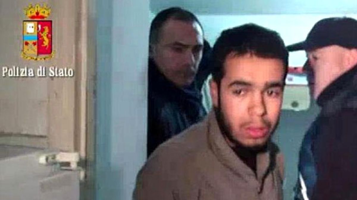 Türkiye\'den Sınır Dışı Edilen Işid Yanlısı İtalya\'da Tutuklandı: "Türkiye\'ye Dua Etmek İçin...