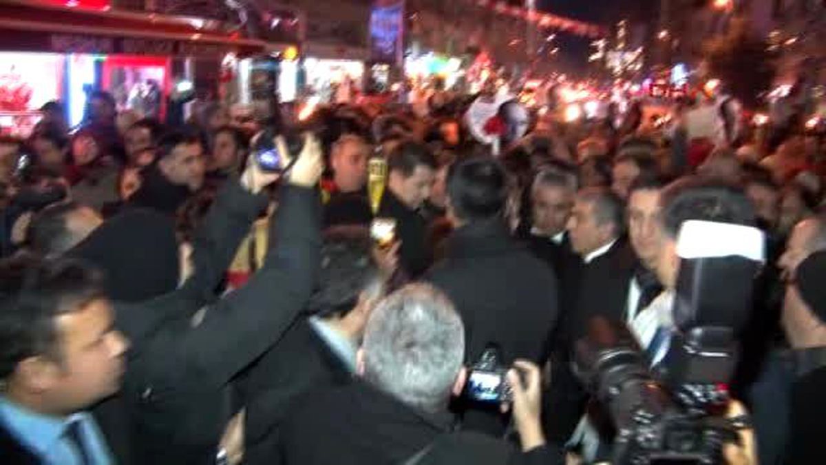 Uğur Mumcu, Harbiye\'deki Anıtının Önünde Anıldı...
