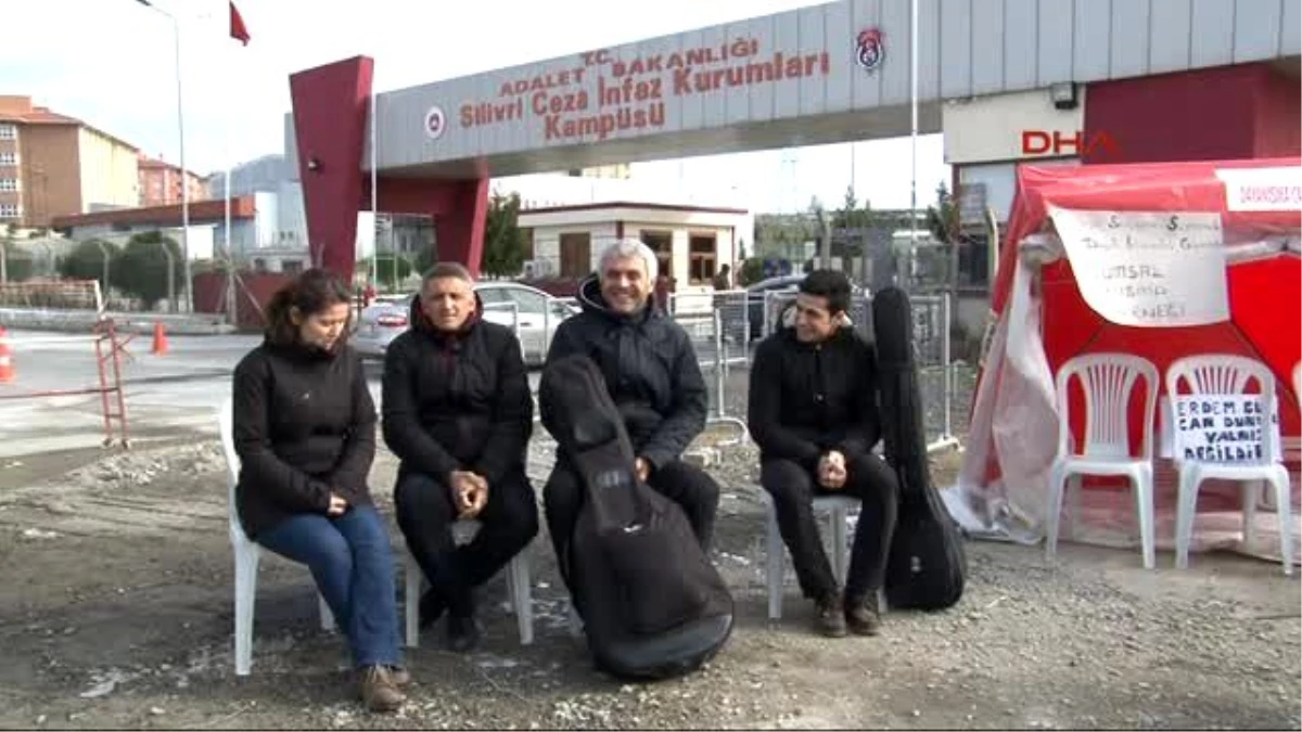 Umut Nöbeti" Tutan Grup Yorum Tutuklu Gazeteciler İçin Söyledi