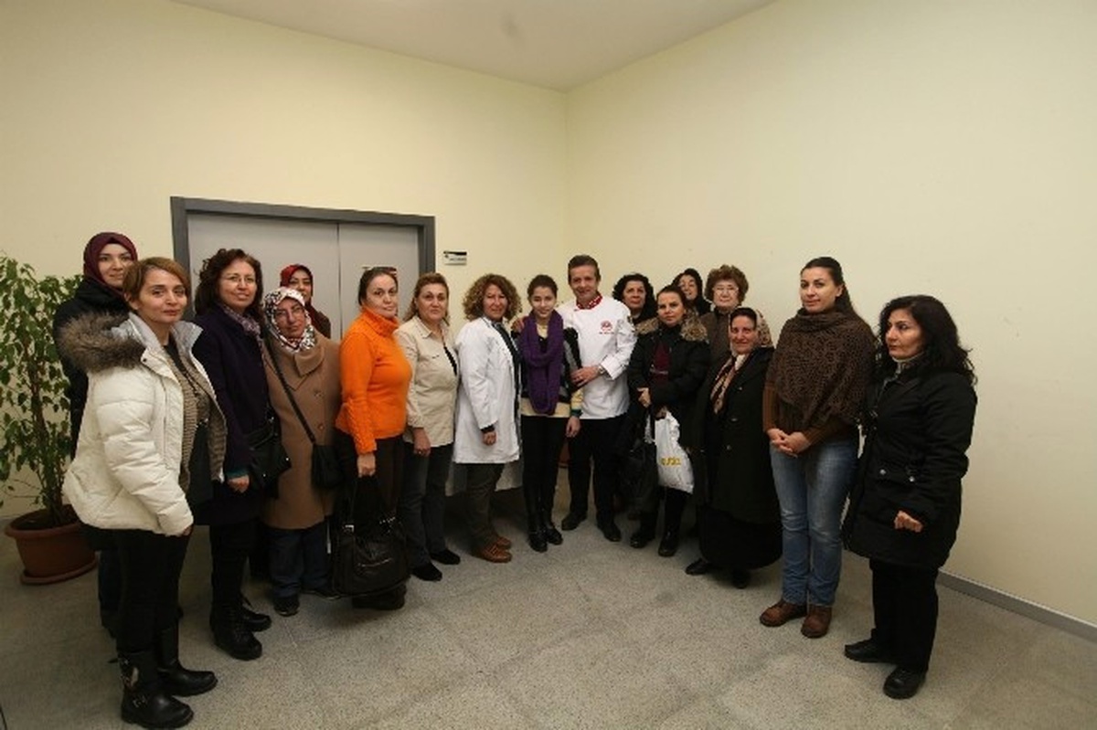 Ünlülerin Aşçısı Yenimek\'in Aşçılarıyla Buluştu