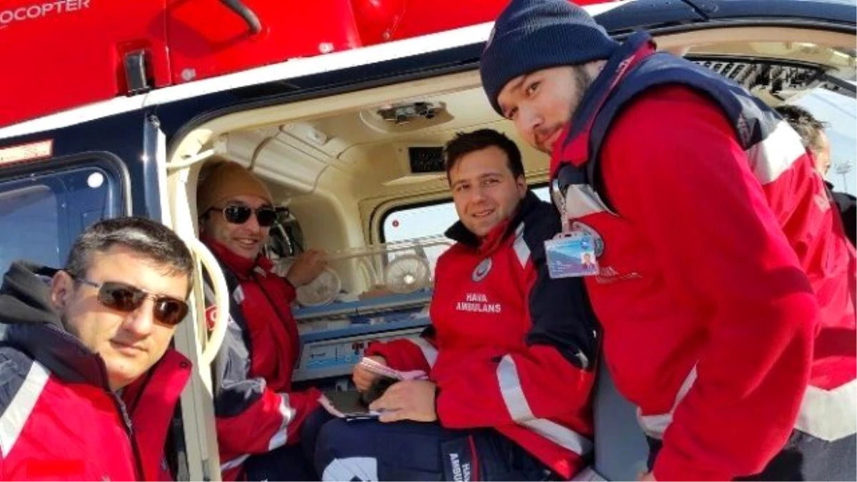 Ambulans Helikopterler 5 Aylık Bebek İçin Havalandı