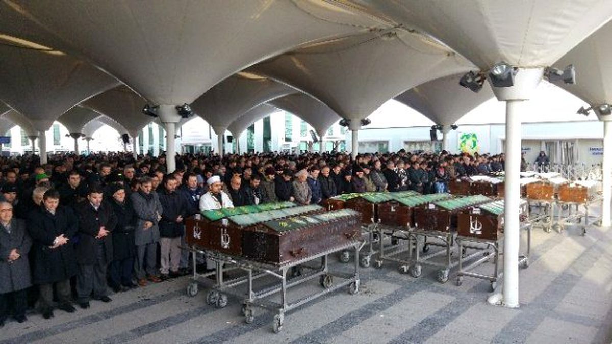 Başkent\'teki Cinnet Olayında Hayatını Kaybeden 4 Kişi Toprağa Verildi
