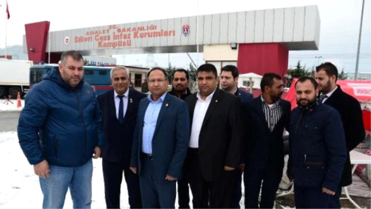 CHP Milletvekili Özcan Purçu Gazeteciler Dündar ve Gül\'ü Ziyaret Etti