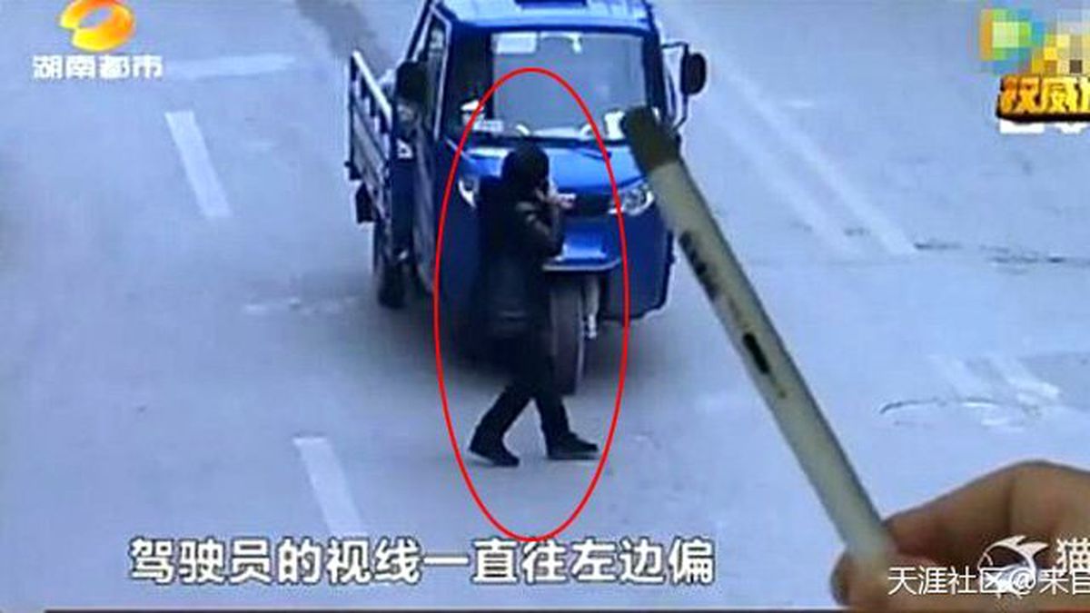 Genç Kadına Bakarken, Başka Bir Kadını Öldürdü