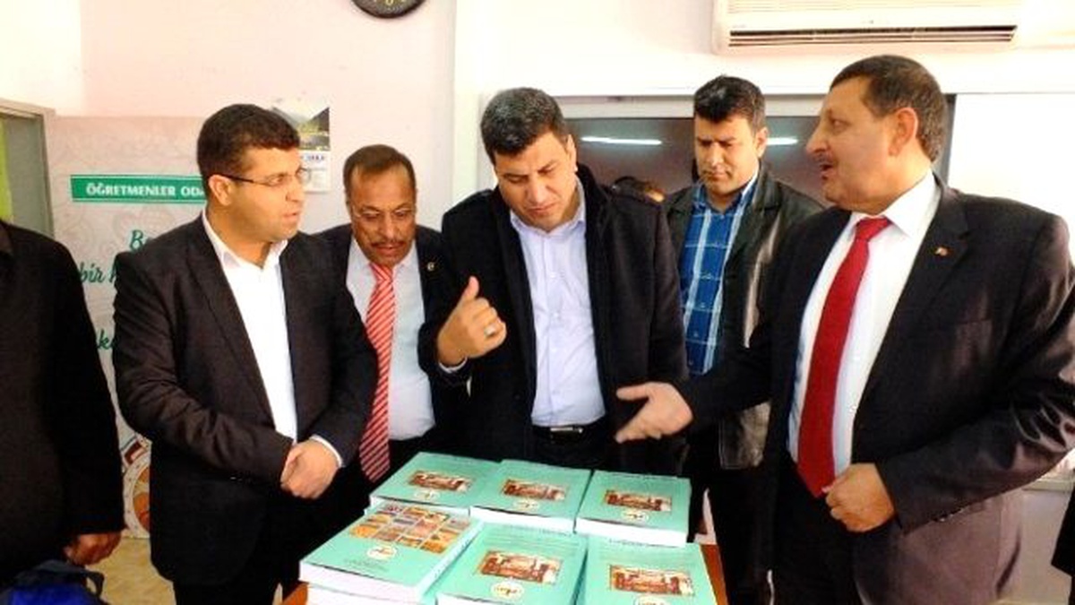Özyavuz, Sınavlara Hazırlanan Öğrencilere Kaynak Kitap Dağıttı
