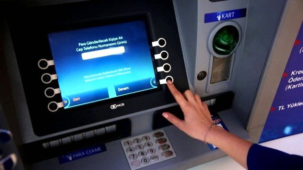 Pasaportu Dahi Olmayan Memura Bankadan Yurt Dışı Kesintisi