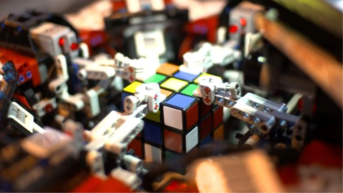 Rubik Küpünü 1 Saniyede Çözen Robot