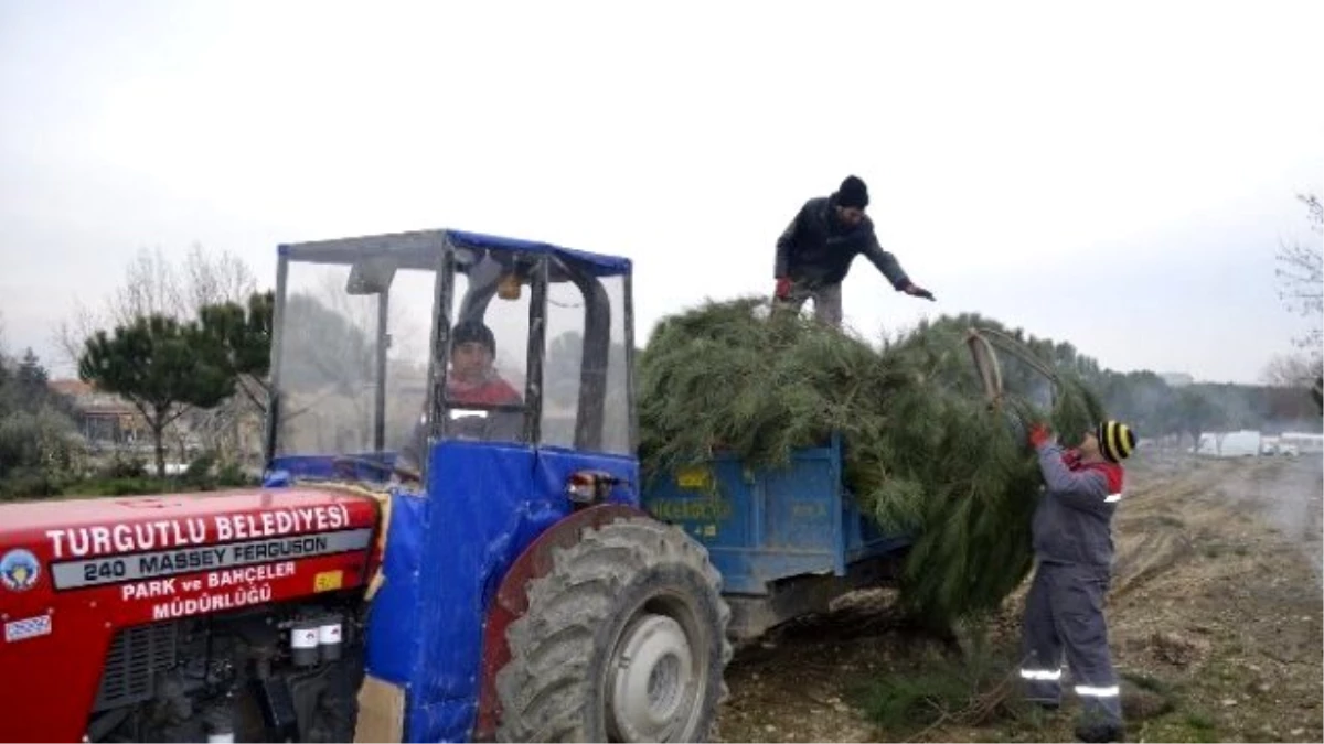 Turgutlu Belediyesi\'nden Yardıma Muhtaçların Evlerini Isıtan Çalışma