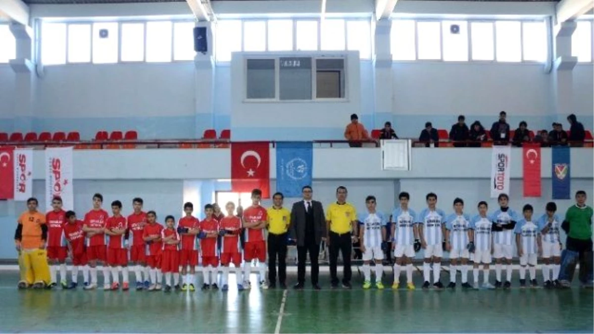 U16 Salon Hokeyi 1. Lig Müsabakaları Gaziantep\'te Başladı