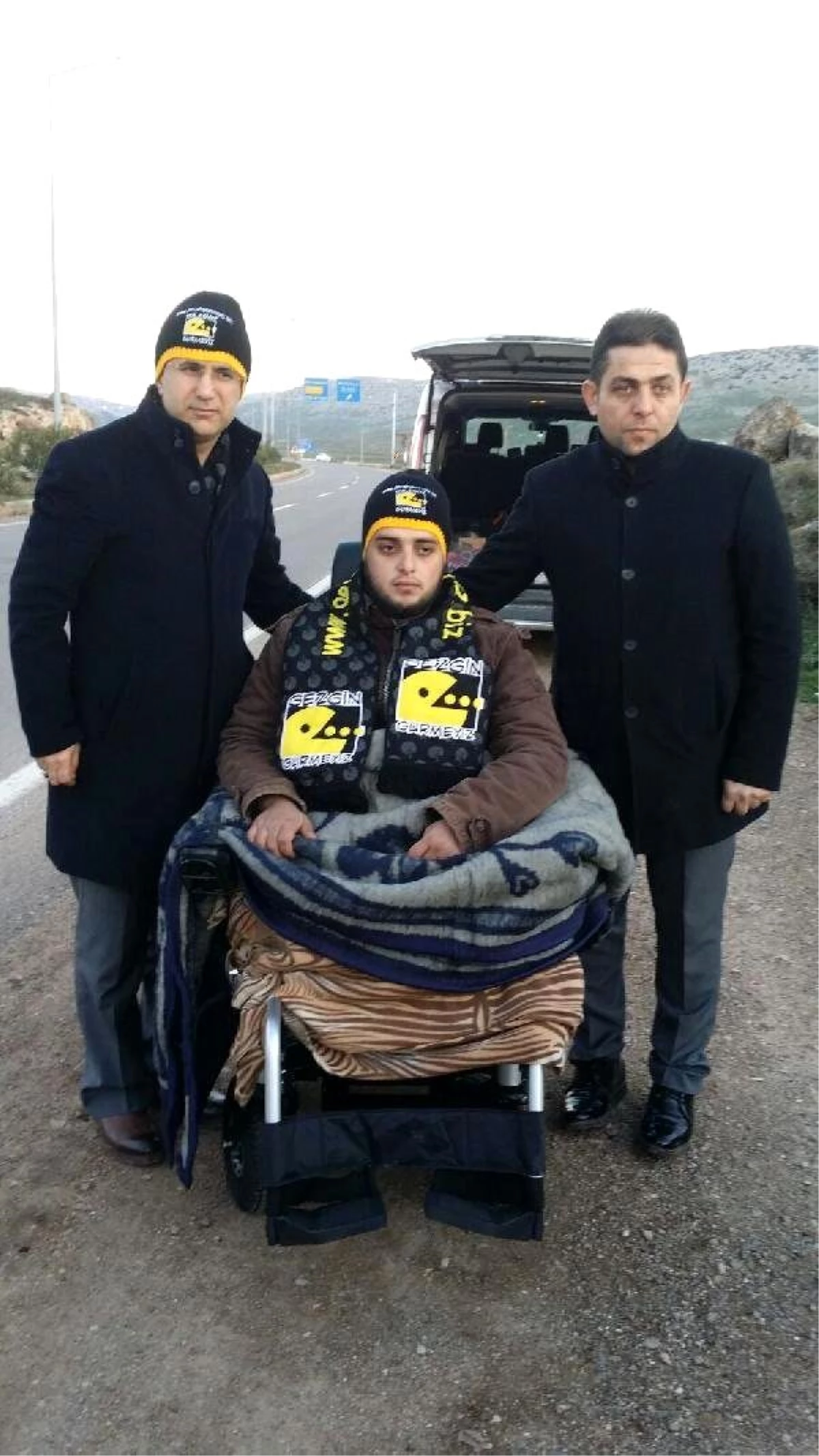 Bacaklarını Kaybeden Türkmen Gence Yardım Eli Uzandı