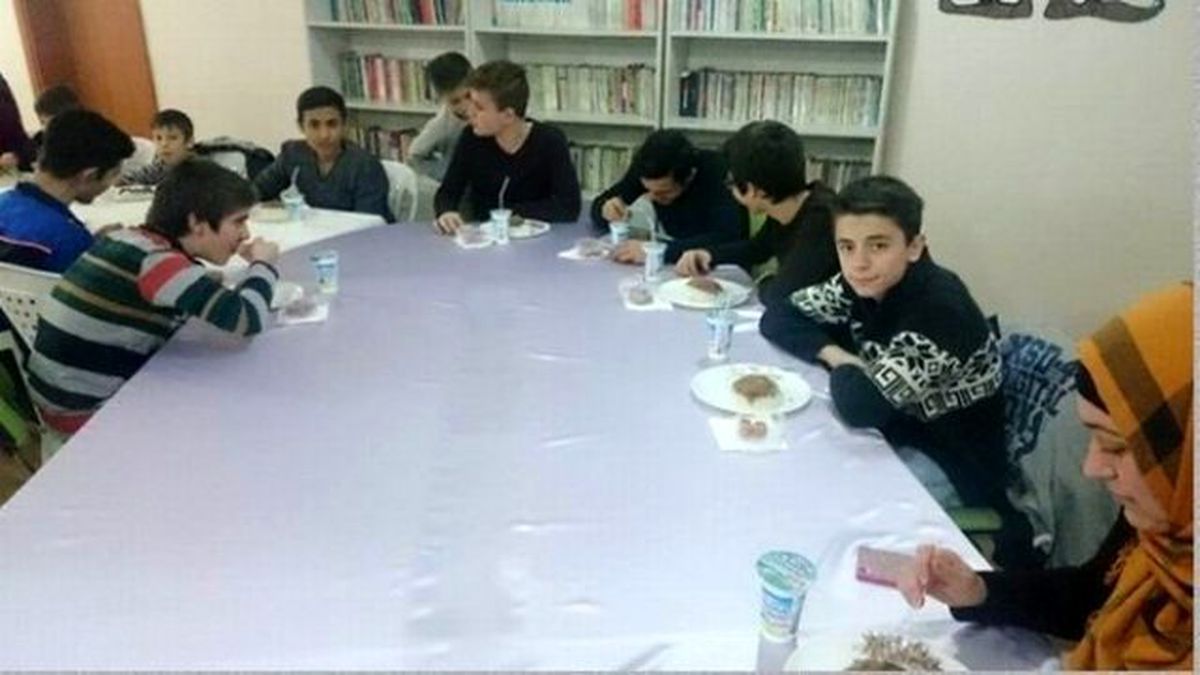 Başarılı Öğrencilere Hediye Verildi