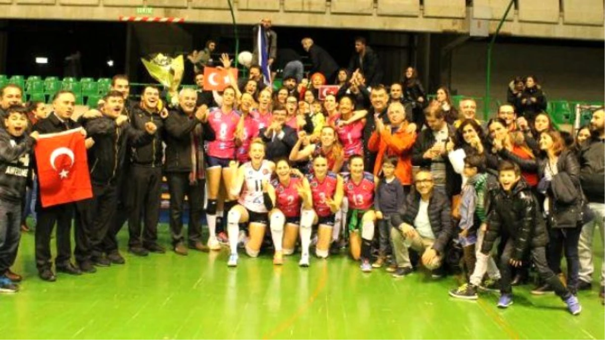 Bursa Büyükşehir Çeyrek Finali Türk Seyircilerle Birlikte Yaşadı