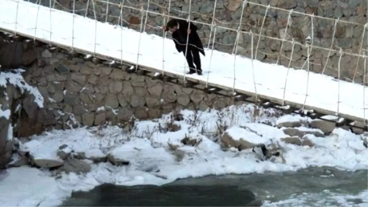 Çoruh Nehri\'ne Düşen Çocuk Aranıyor