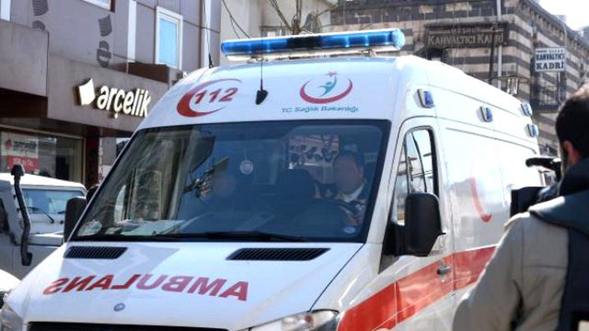 Diyarbakır Sur\'da 1 Astsubay ve 1 Uzman Çavuş Şehit (3)