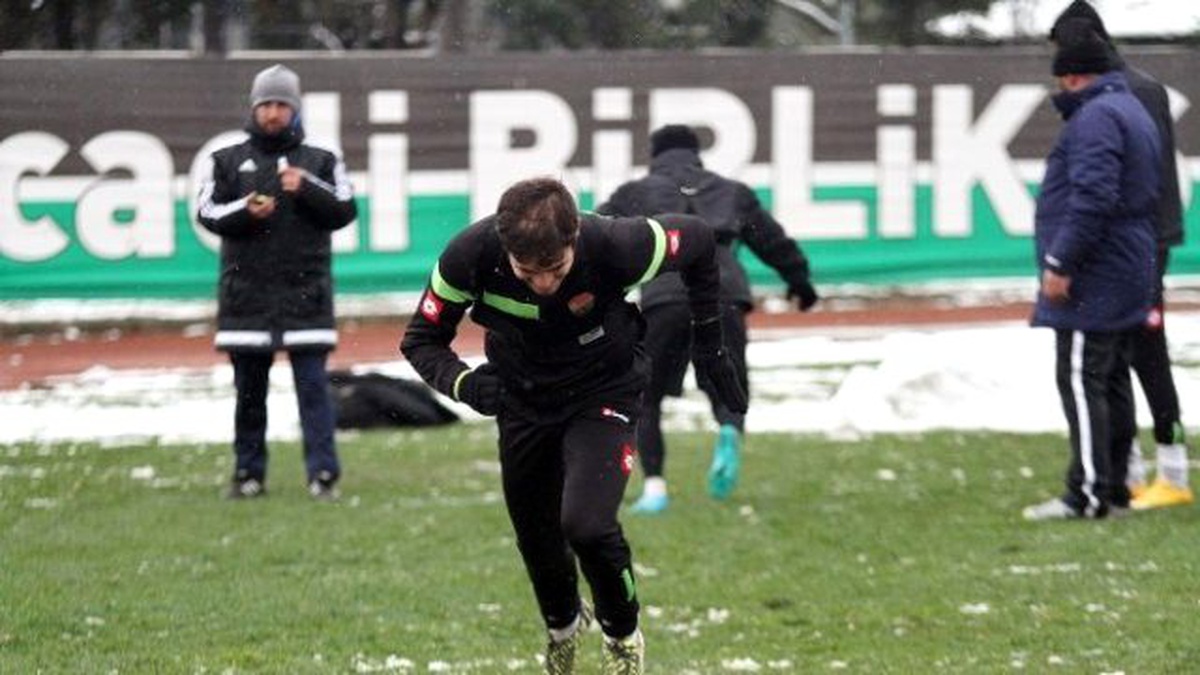 Kocaeli Birlikspor\'da Zorlu İdman