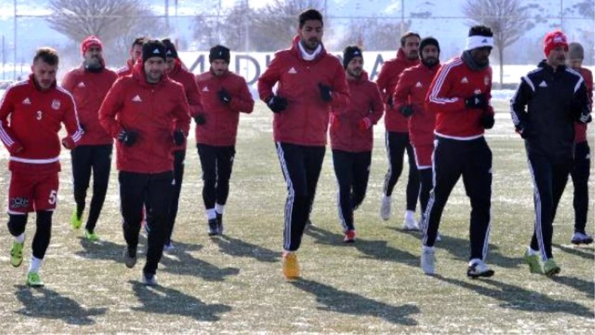 Medicana Sivasspor\'da Osmanlıspor Maçı Hazırlıkları Sürüyor