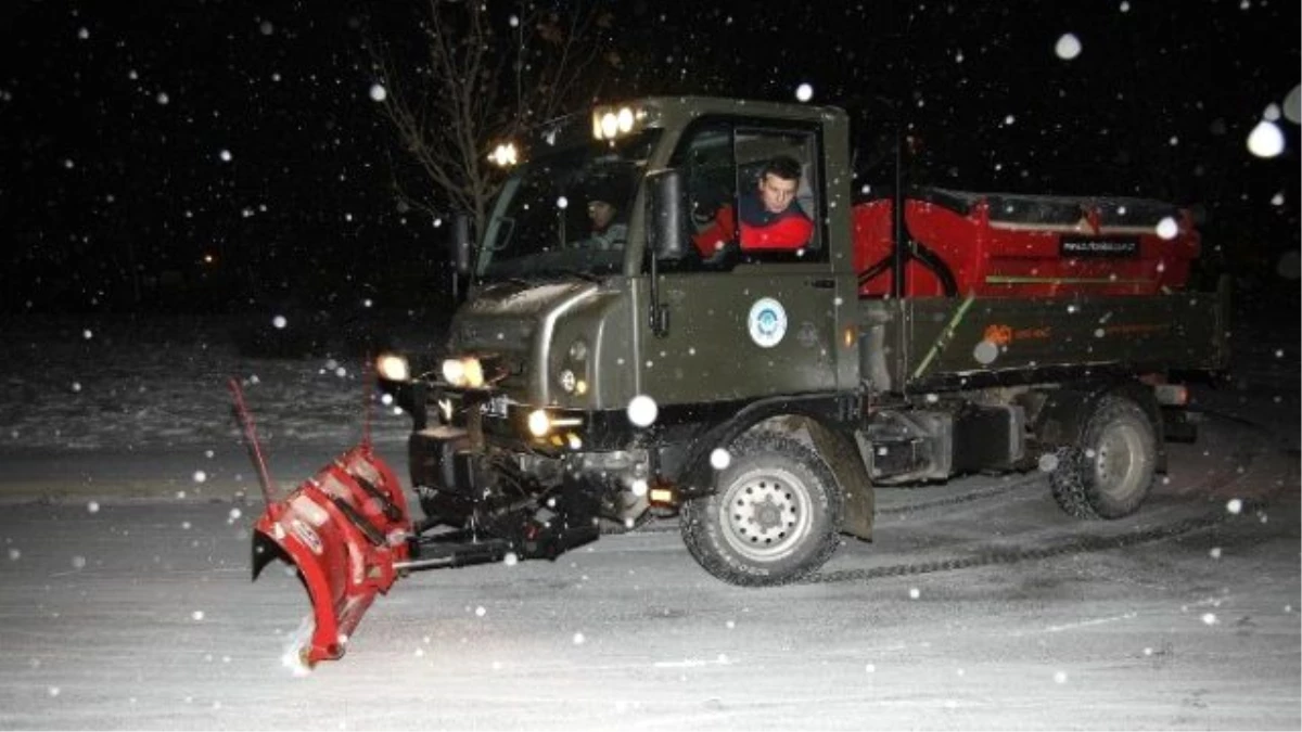 Odunpazarı Belediyesi\'ndan Karla Mücadele İçin 400 Kişilik Ekip