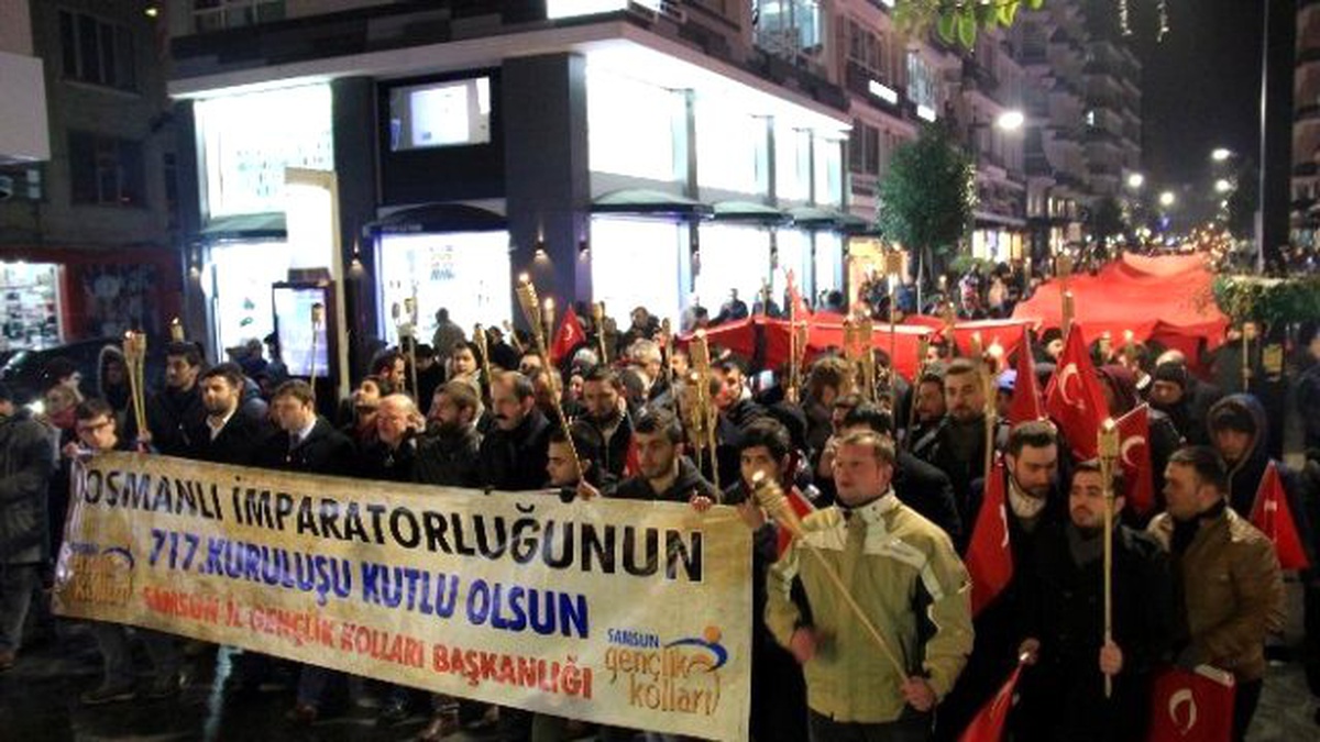 Samsun\'da Osmanlı\'nın 717. Kuruluş Yılı Yürüyüşü
