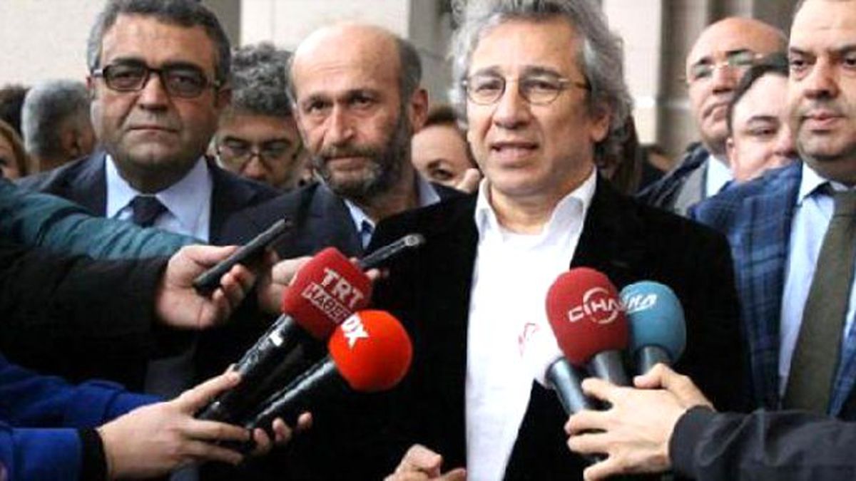 Turkish Journalists Face Life İn Prison Over Weapons Truck Story