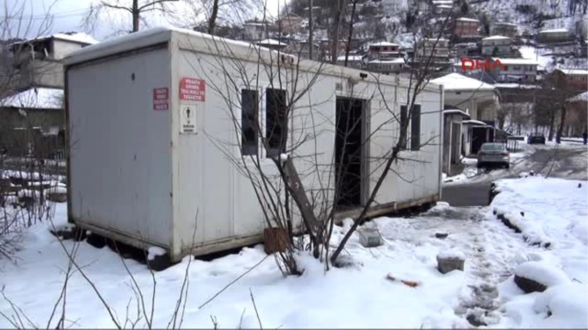 Zonguldak Huzurevine Gitmeyen Yaşlı Kadın Konteynerde Yaşıyor