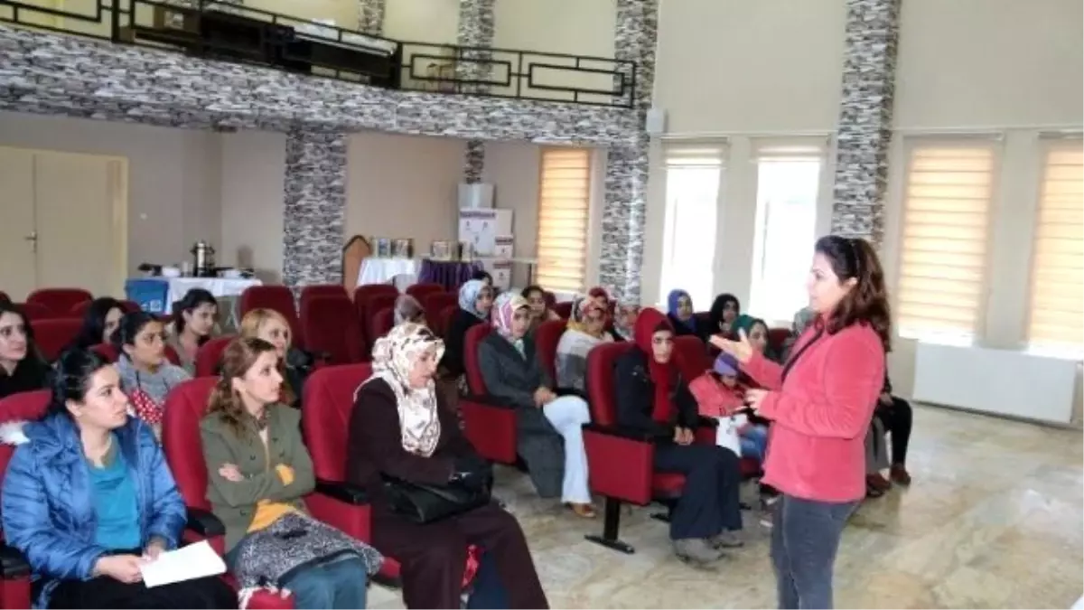 Edremit Belediyesi\'nden Kadınlara Seminer