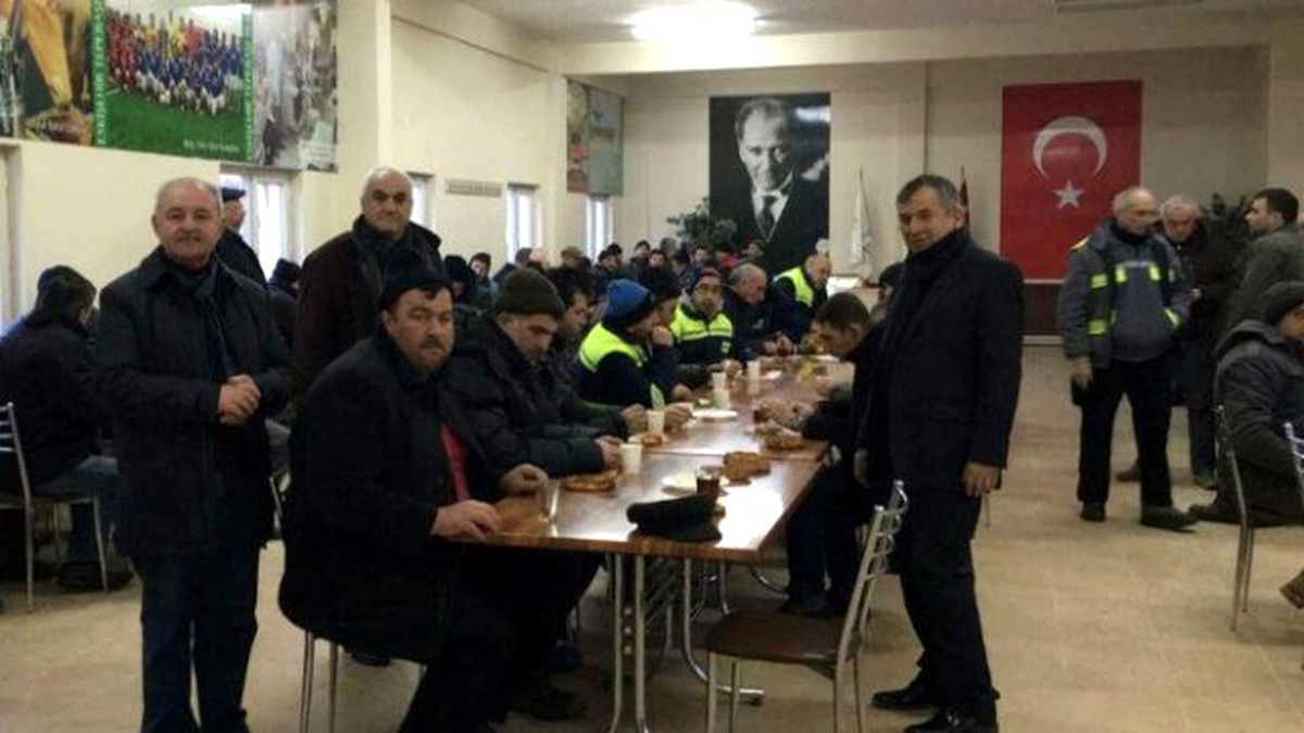 Fen İşleri Çalışanlarına Kahvaltı Sürprizi
