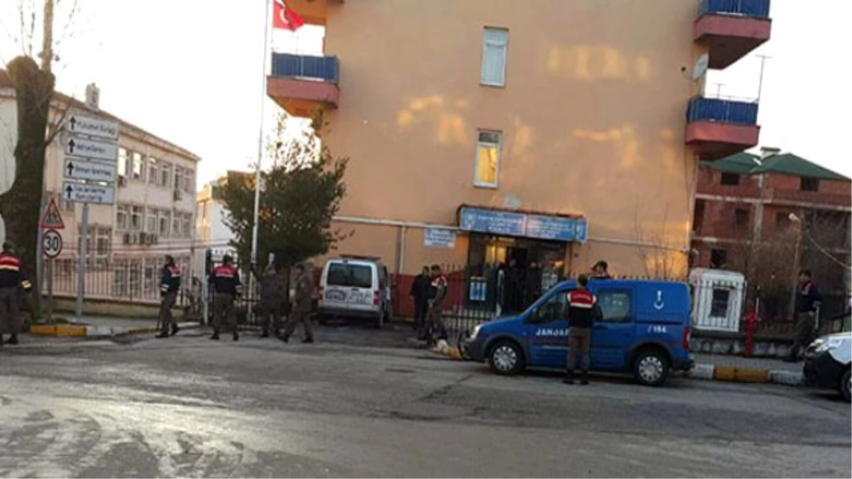 Kocaeli\'de Polislere Baltalı Saldırı Düzenlendi