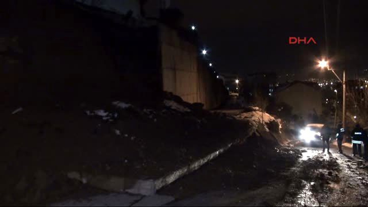 Kocaeli - Karlar Eriyince İstinat Duvarı Çöktü