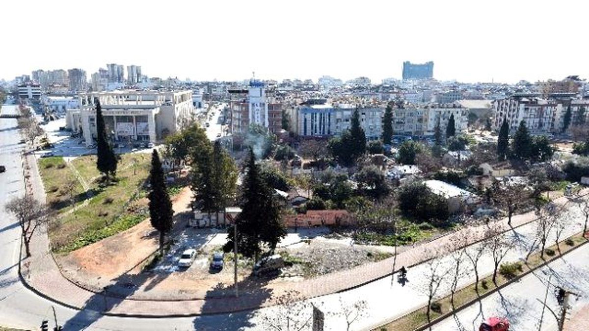 Muratpaşa\'ya Yakışmayan Görüntüler Temizleniyor