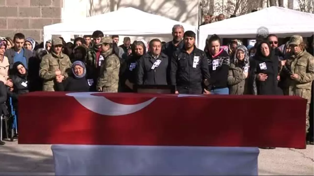 Şehitler İçin Tören (2)