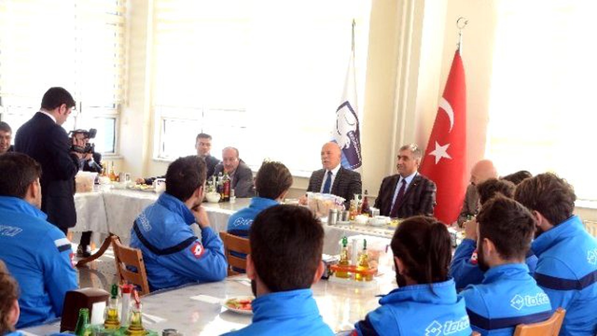 Sekmen, "Bb Erzurumspor\'u Üst Liglere Taşımak İstiyoruz"