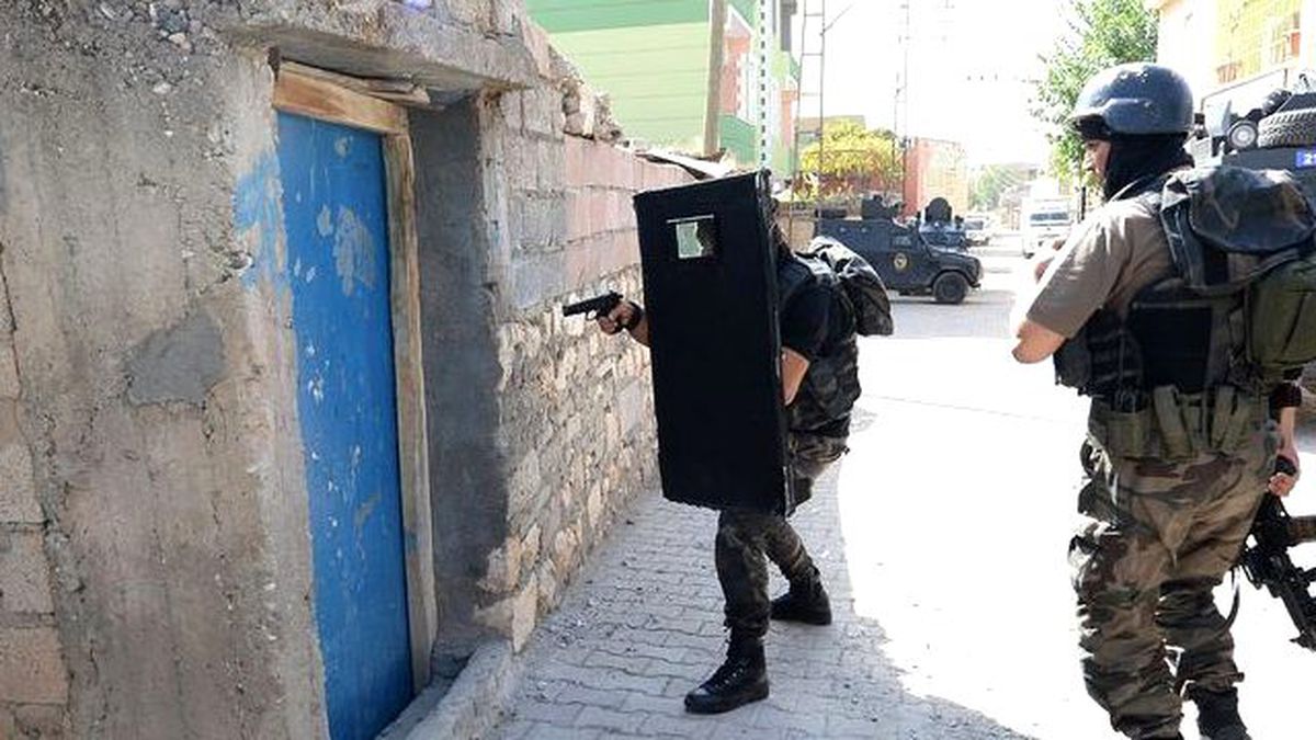 Cizre'de Sıkışan Teröristler Kaçmak İçin Tünel Kazmışlar