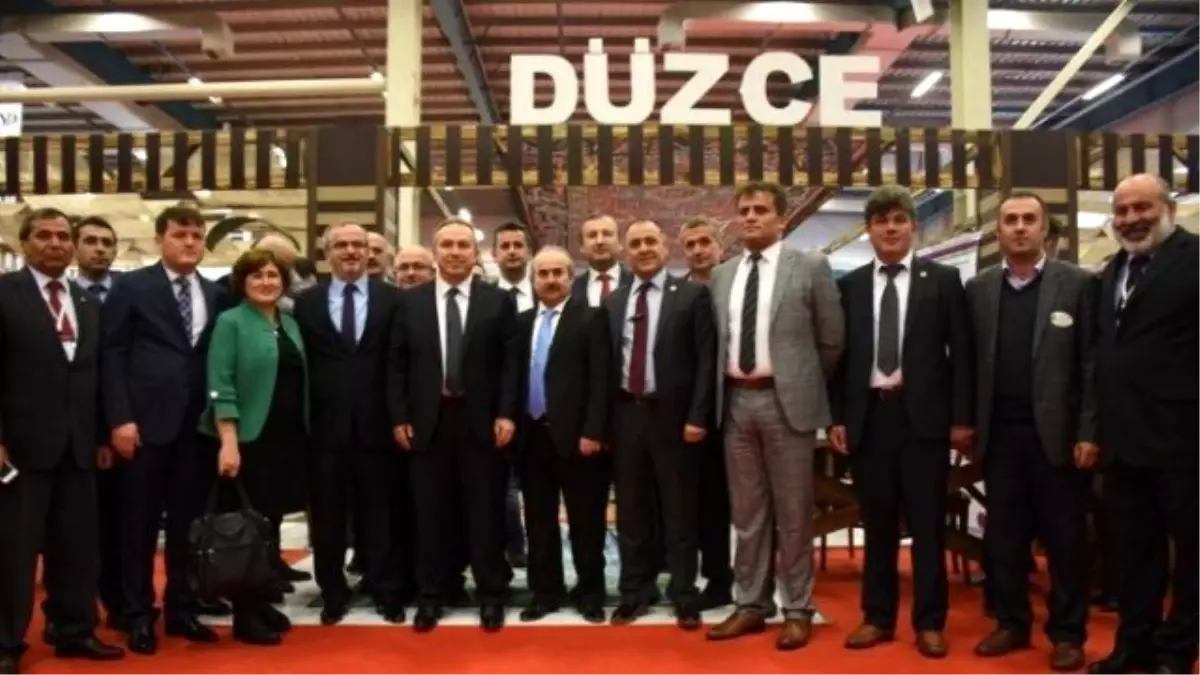 Vali Ali Fidan Düzce Standını Ziyaret Etti